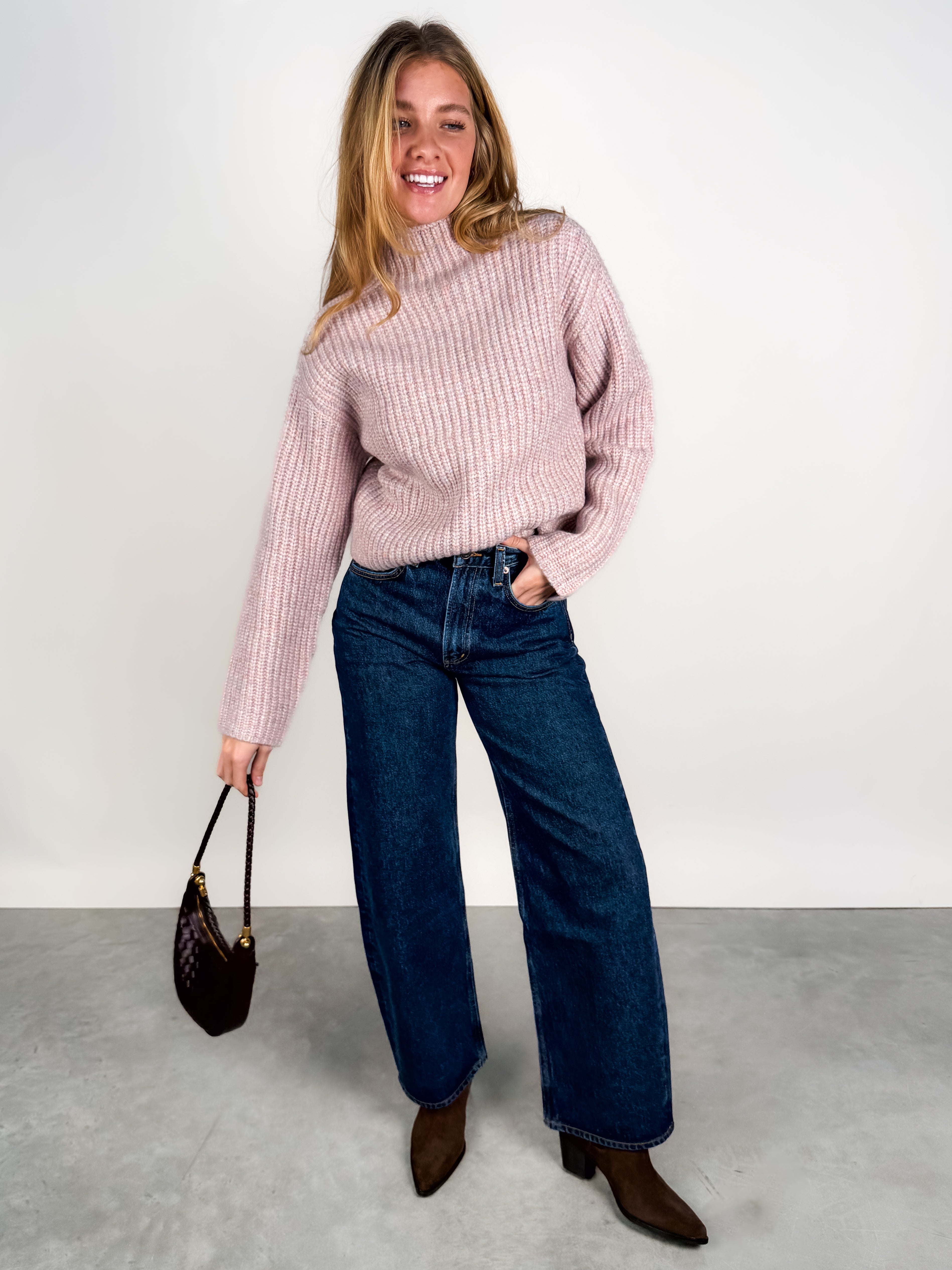 Klara Sweater Look image