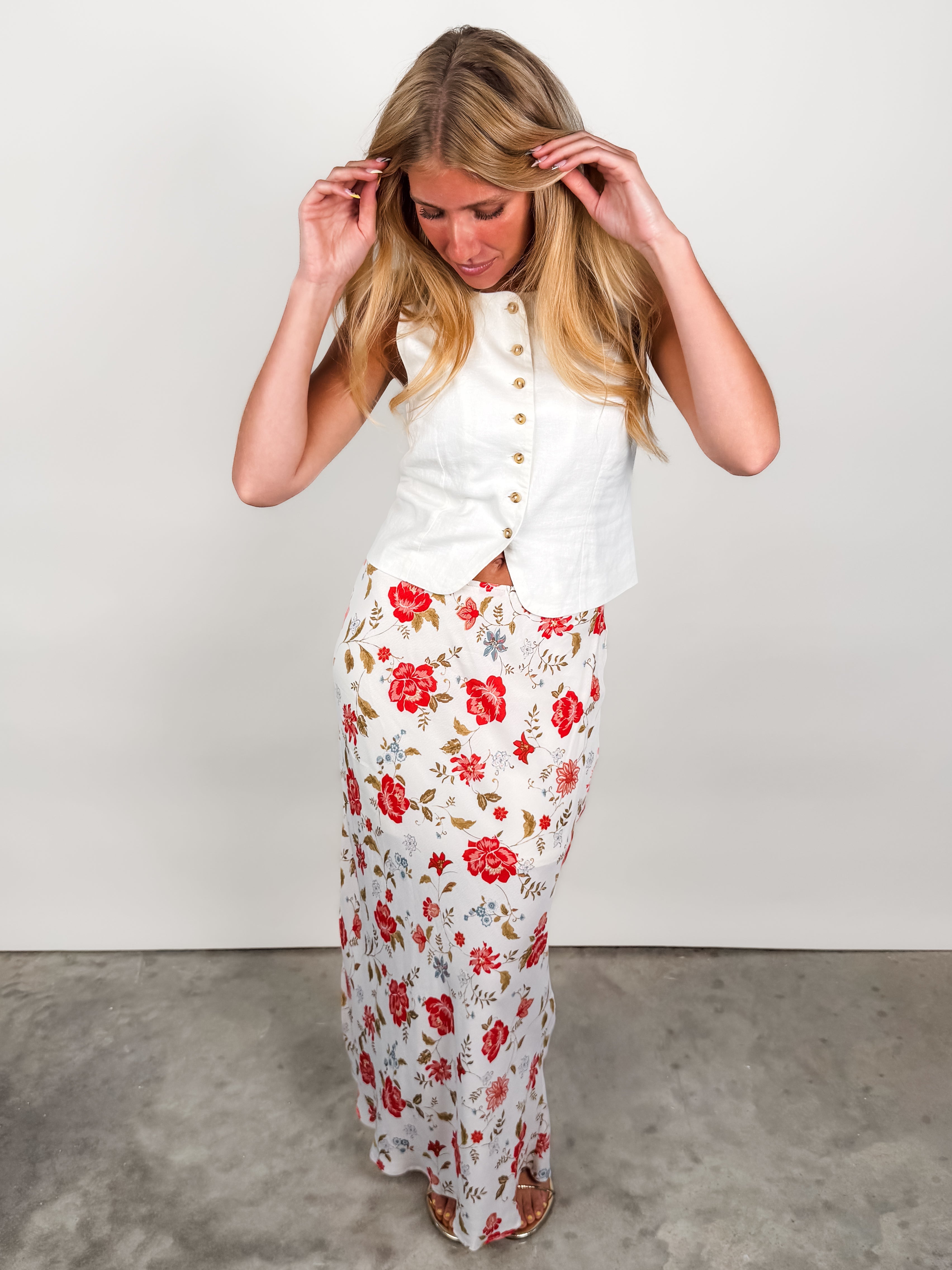 Roman Linen Vest Look image
