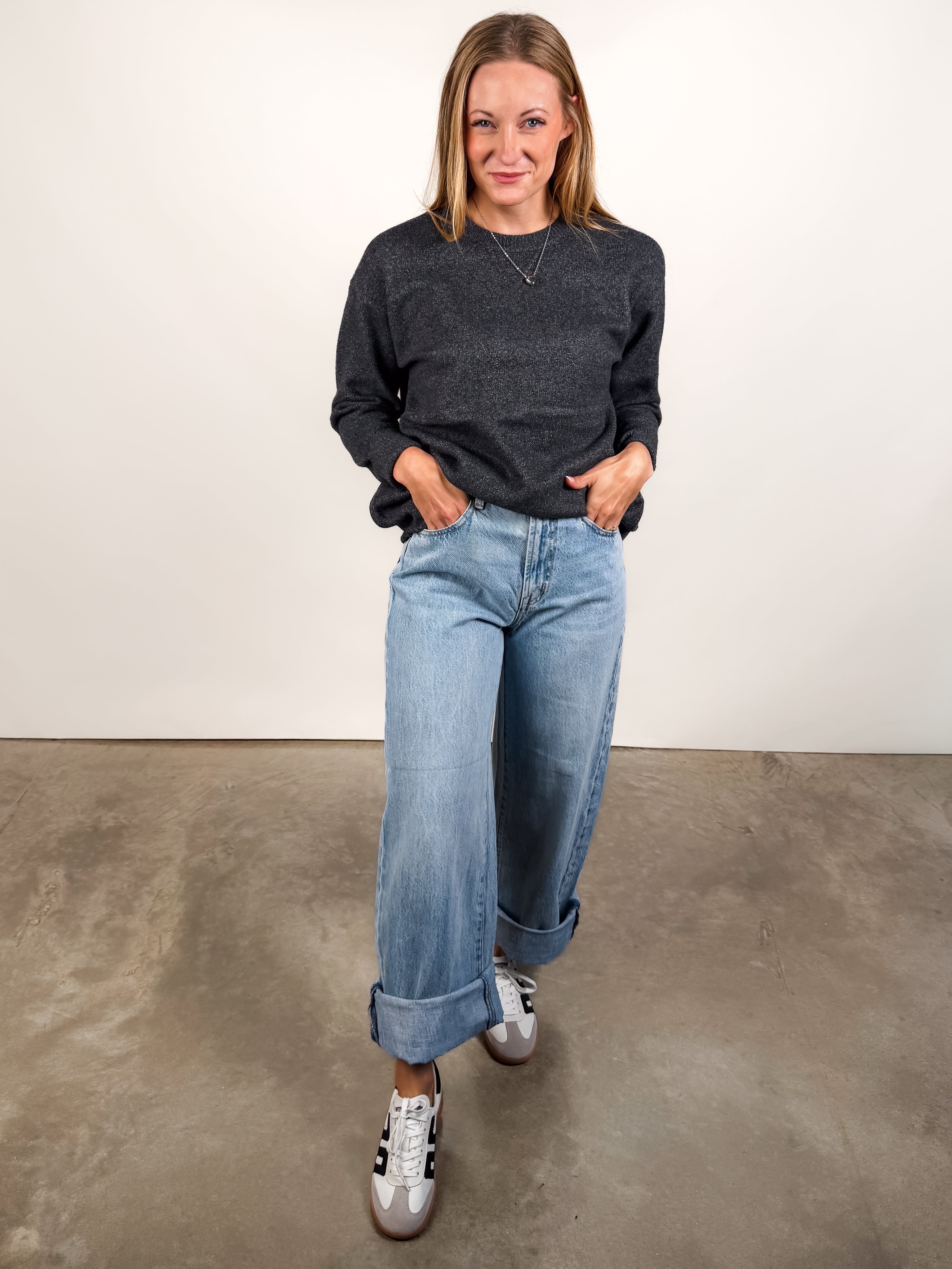 Chaste L/S Crew Neck Pullover Look image