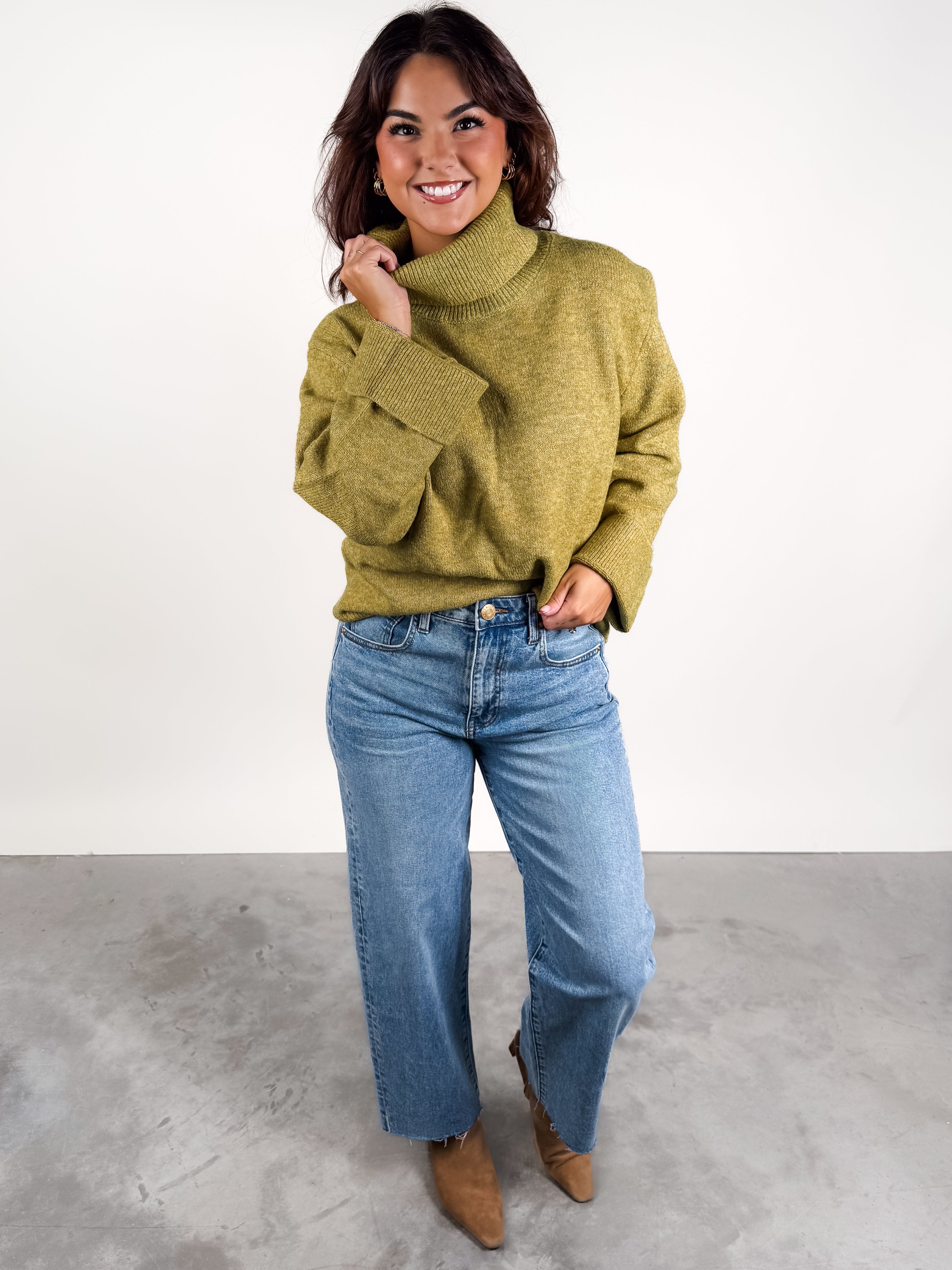 Don't Look Back Sweater Look image