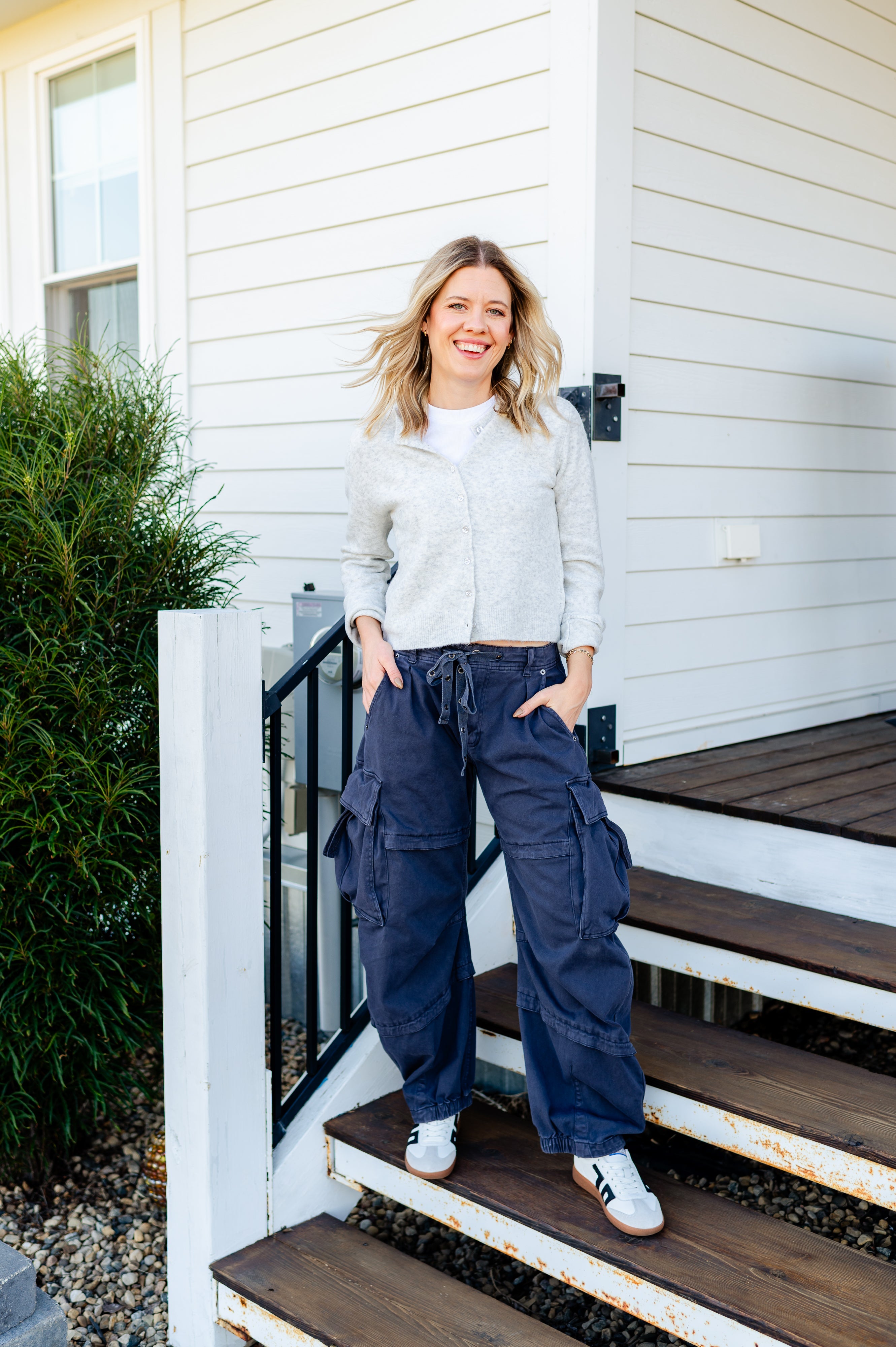 Reef Curved Cargo Twill Pants Look image