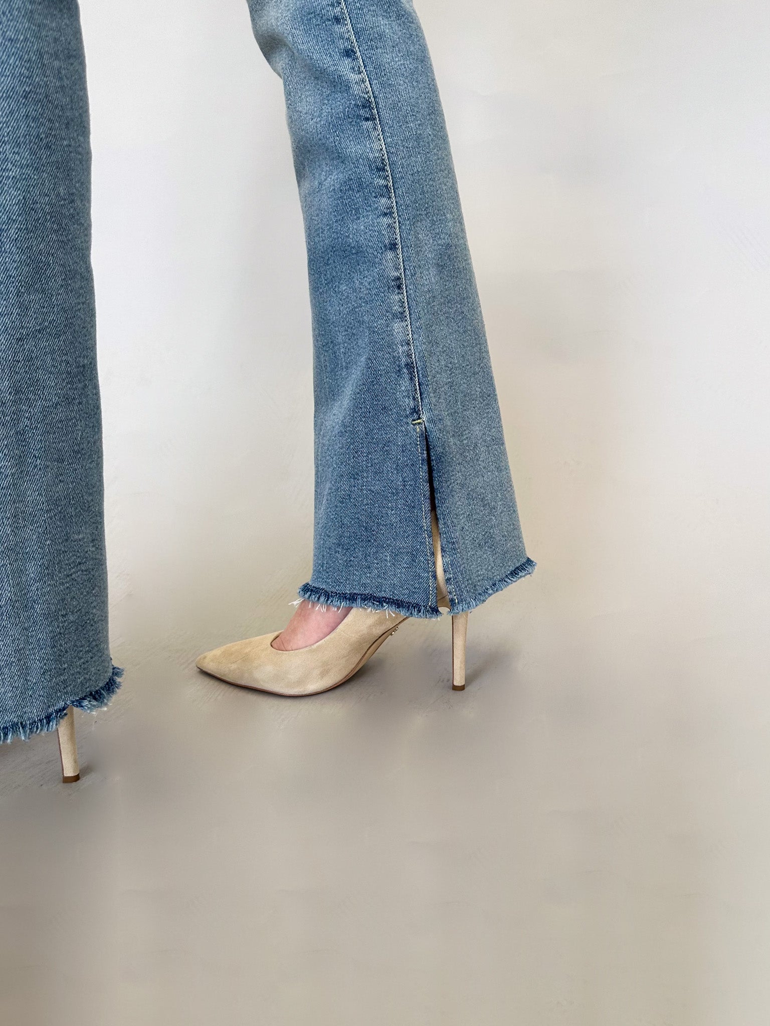 Bootcut Tailorless in Must