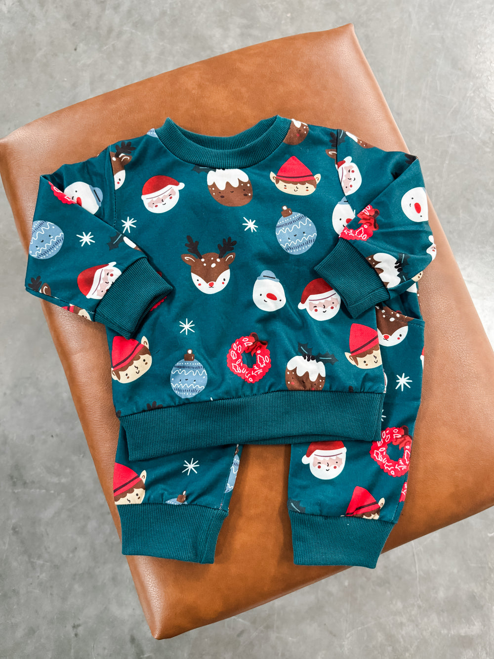 Christmas Wreath and Santa Jogger Set