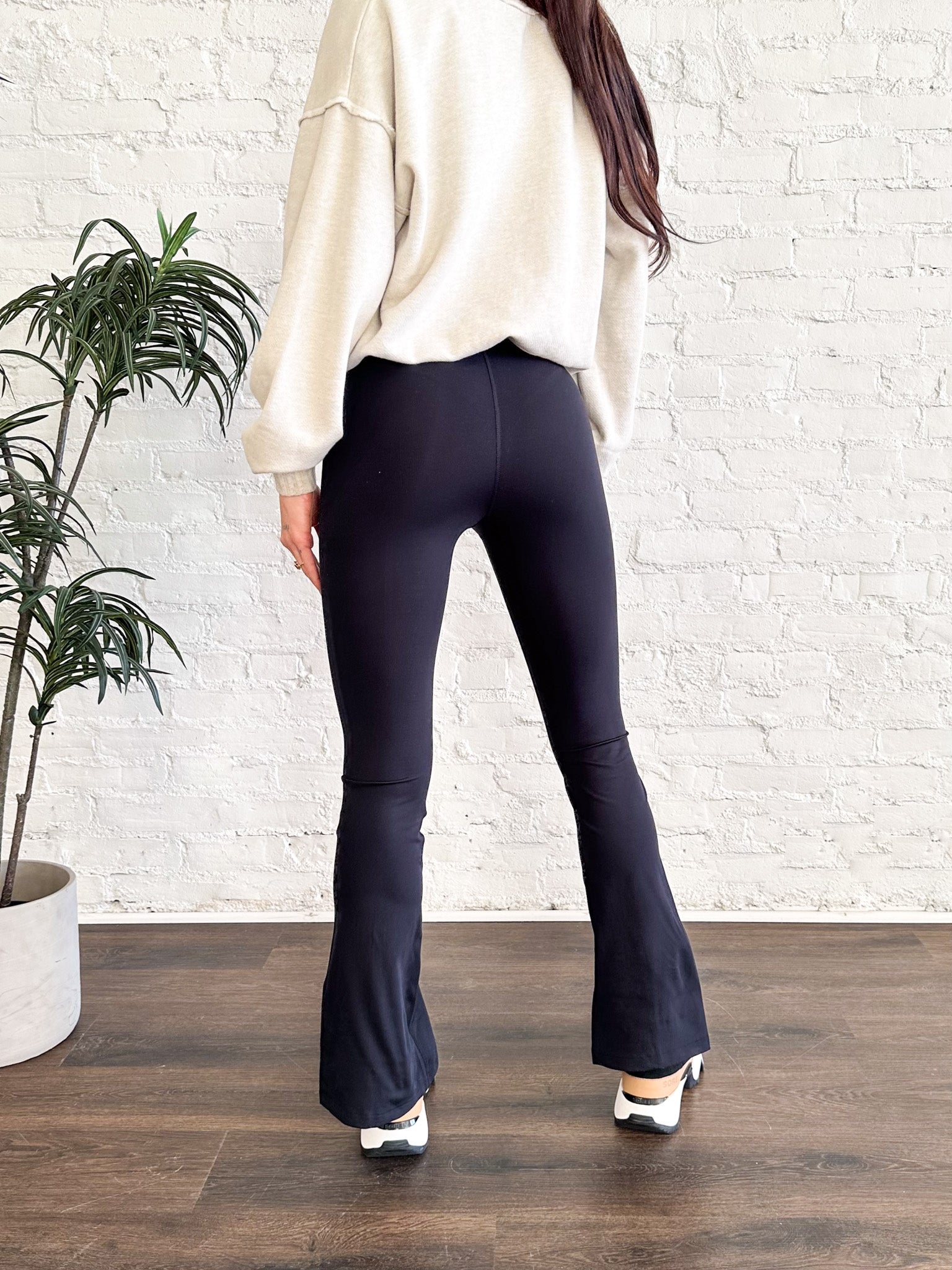 Venice Mid-Rise Leggings With Front Slits