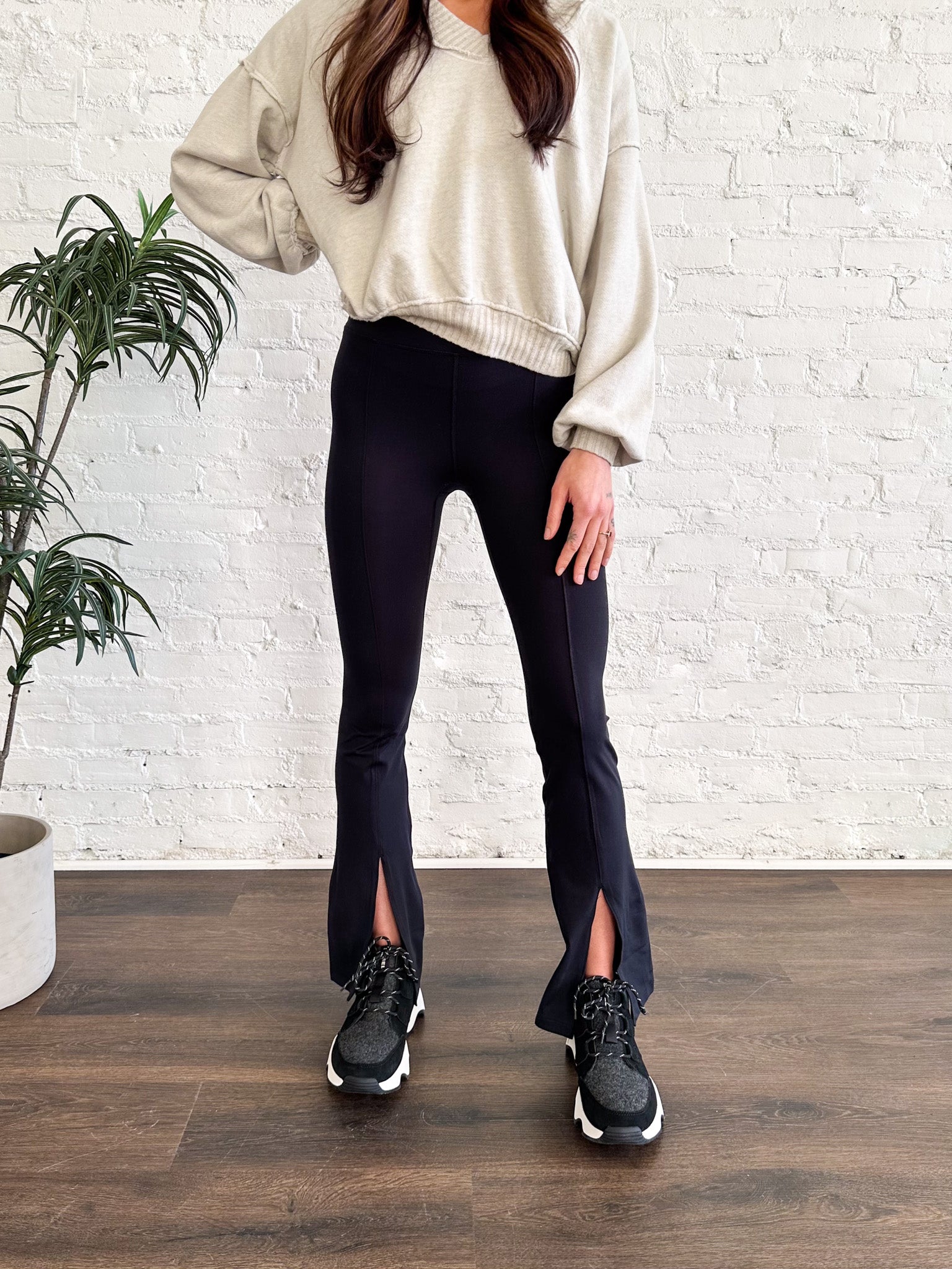 Venice Mid-Rise Leggings With Front Slits