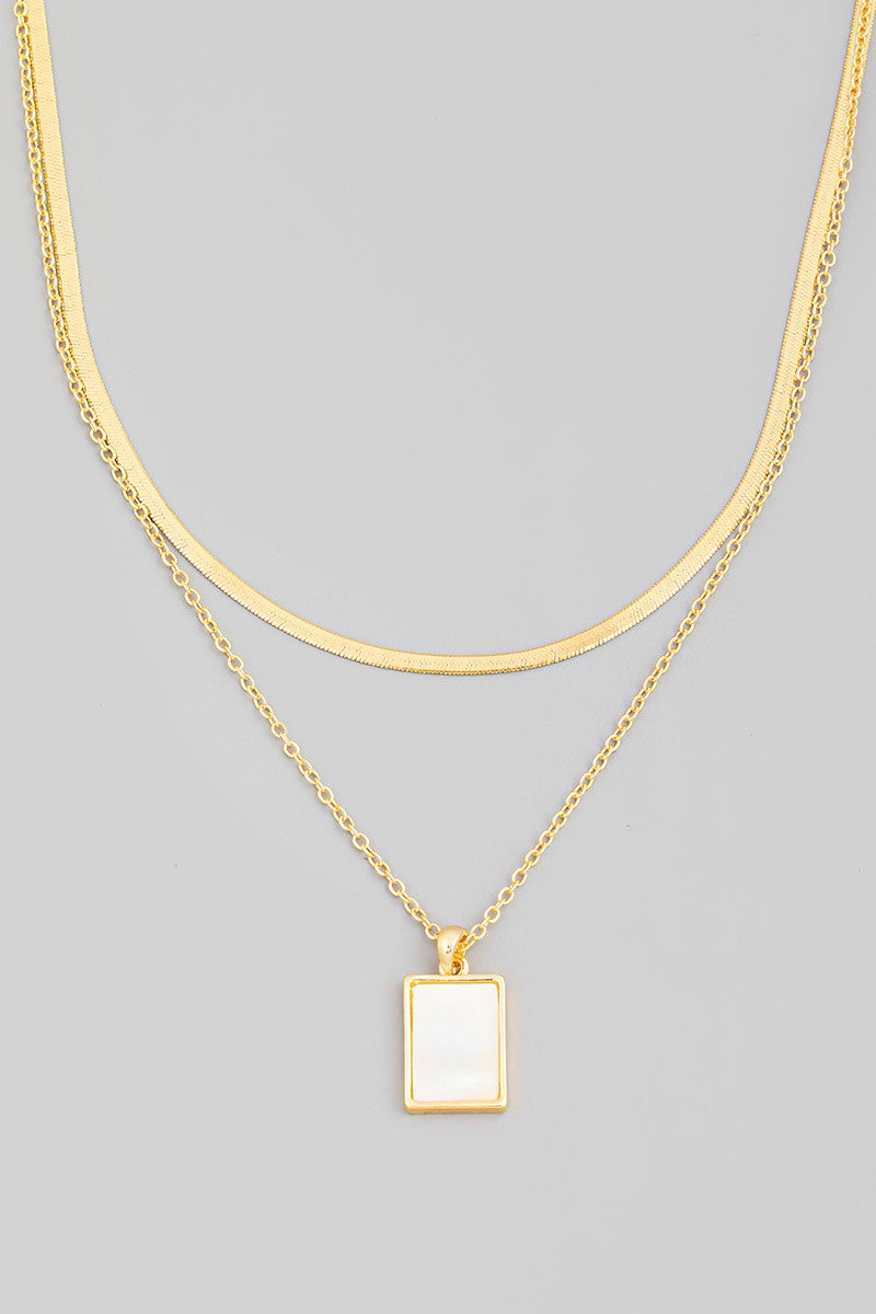 934 Layered Necklace With Mother Of Pearl Pendant