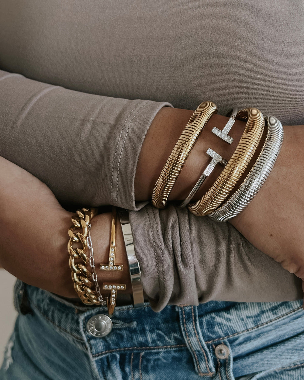 Baia Thin Coil Bangle