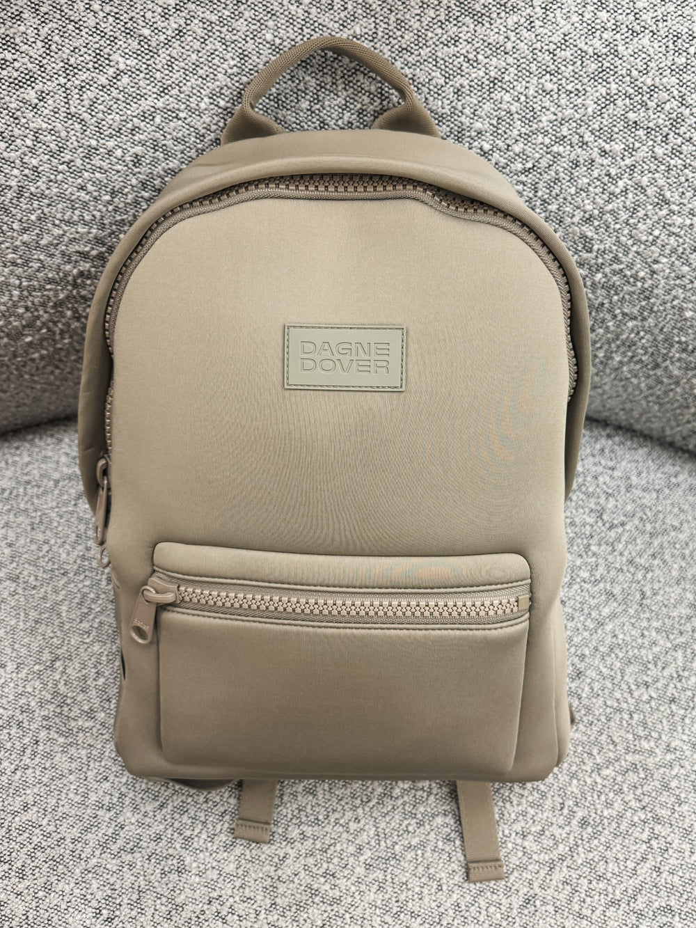 botkier dakota quilted fog gray leather convertible backpack Dagne Dover Dakota Backpack Medium, Onyx