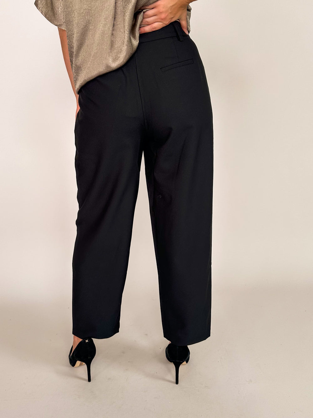 Junia Pant