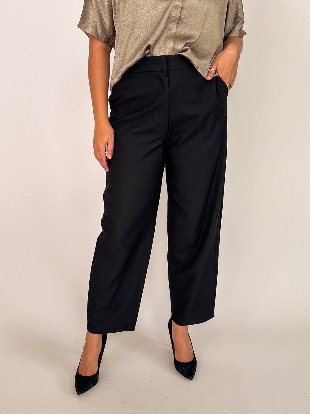 Junia Pant