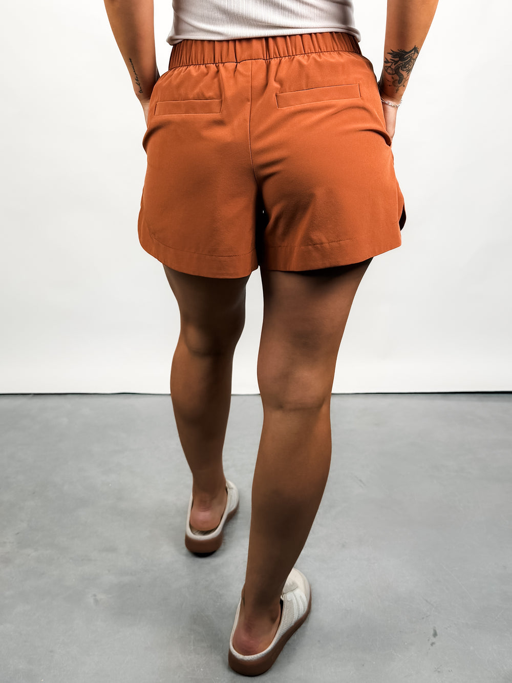 Nila Mid Rise Short 3.5  in