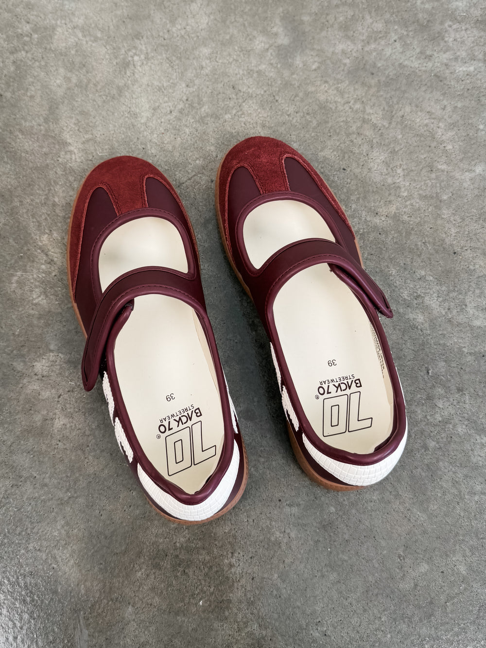 Aya Sneaker