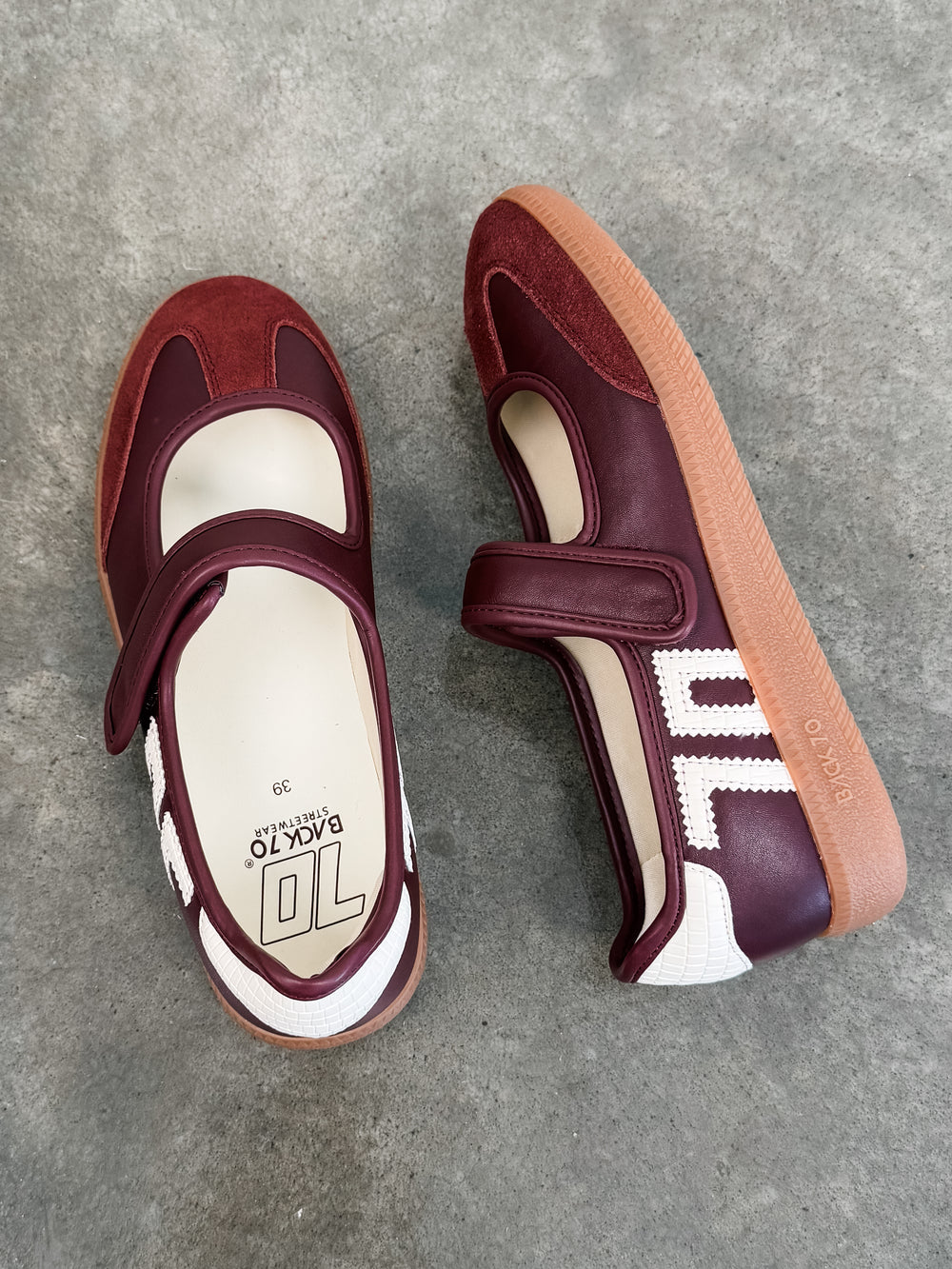 Aya Sneaker