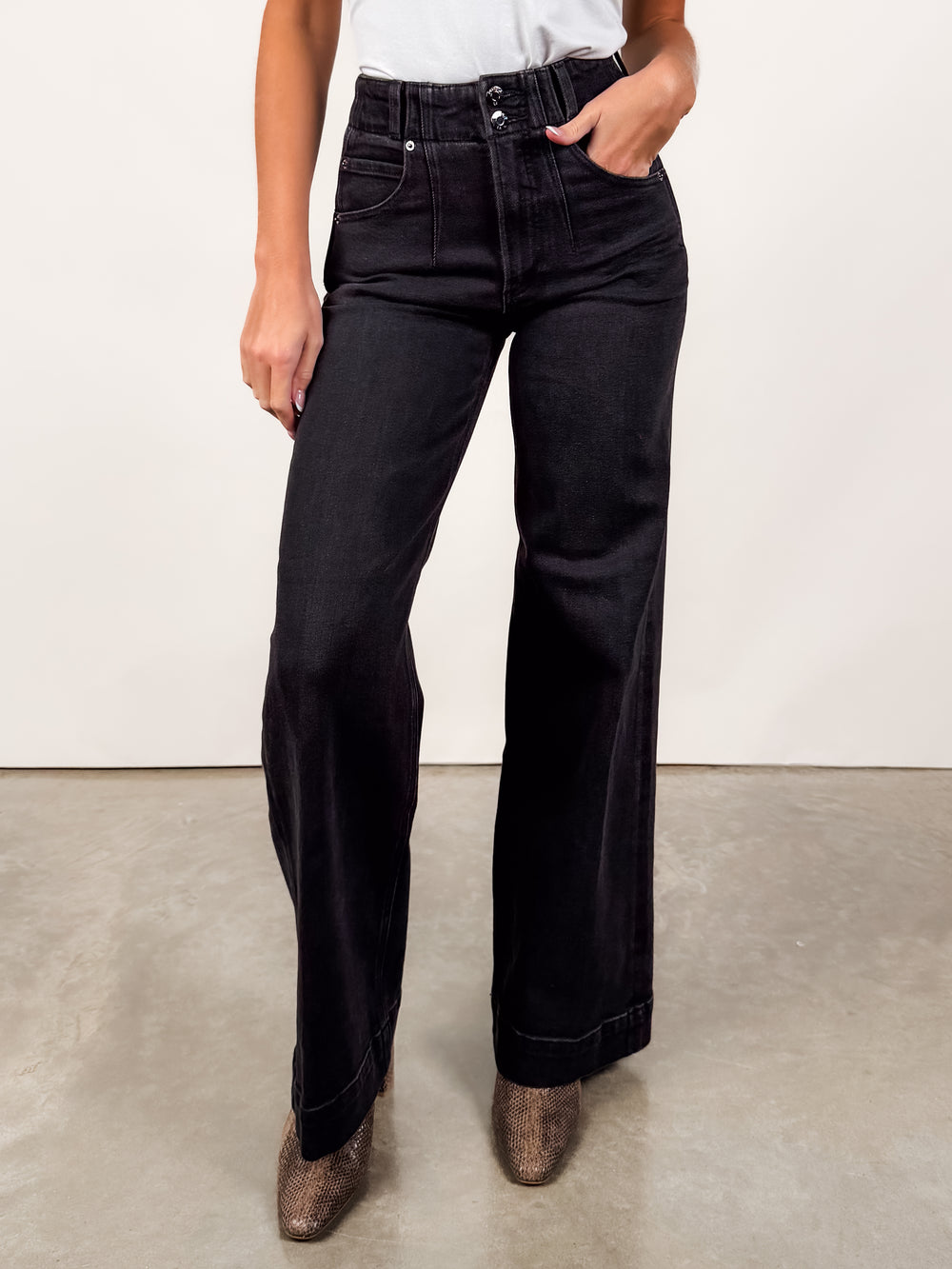Lana Double Button High Rise in Jetset