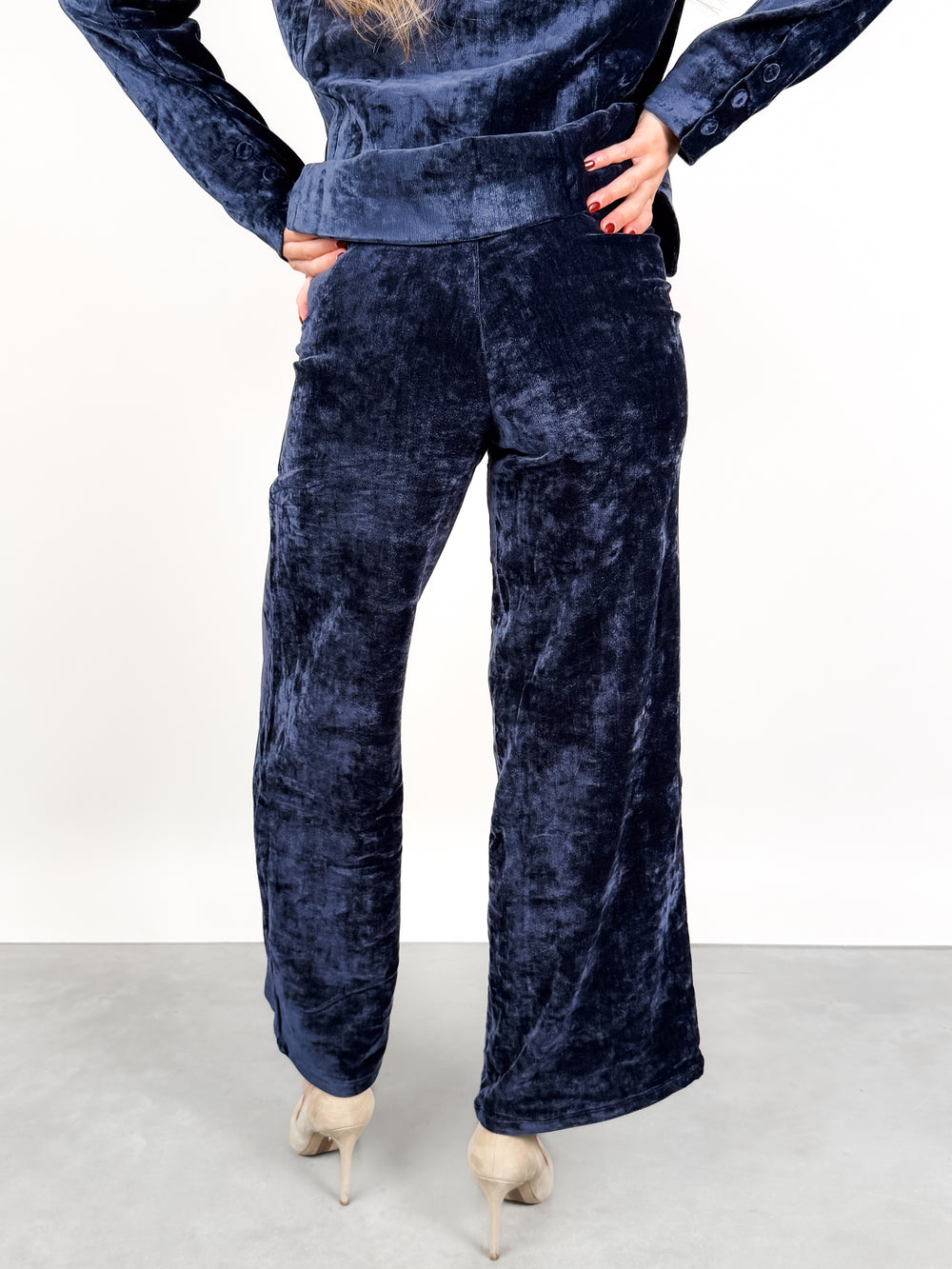 Velvet Avenue Wide Leg Pants