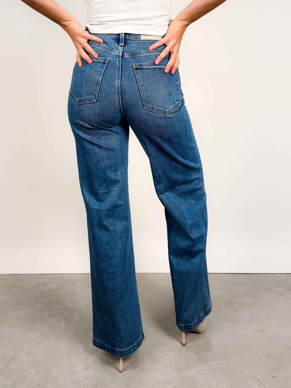 Lana High Rise Ultra-Wide Leg Jean in Soho