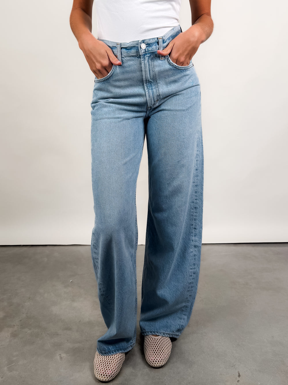 Low Curve Jean In Memory