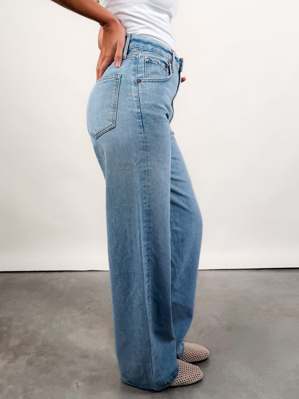 Low Curve Jean In Memory