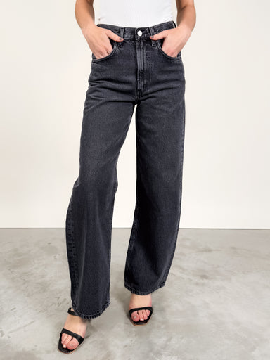 Black barrel jeans