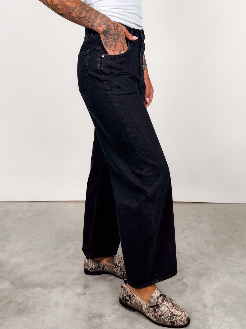 Low Curve Jean Crop in Crushed