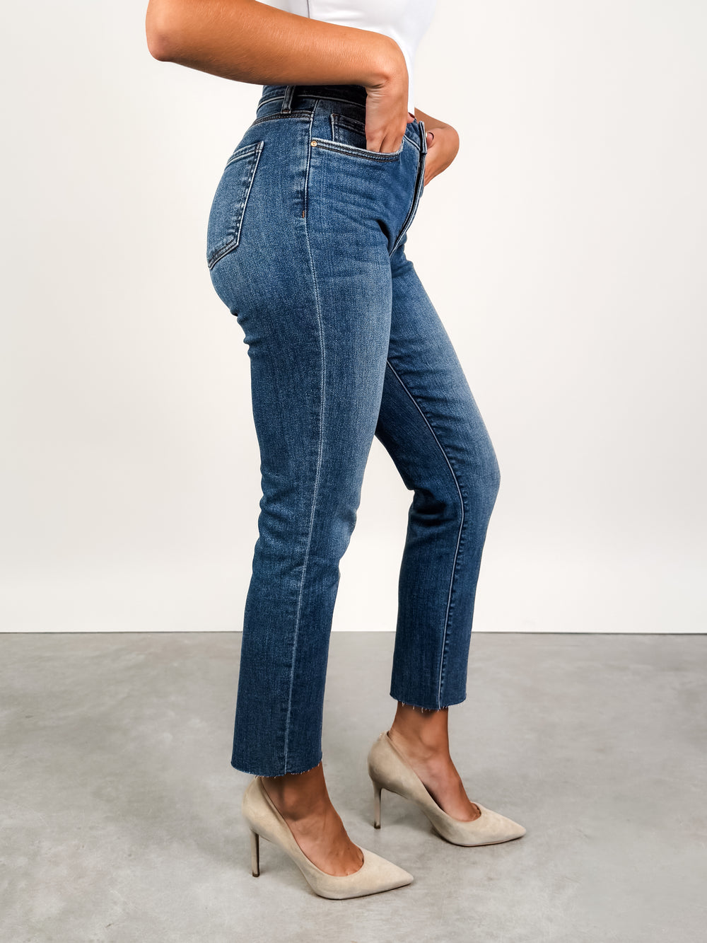 Reese High Rise Fab Ab Ankle Straight in Intuition