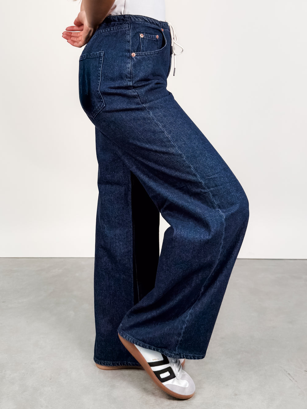 Madison Mid Rise Wide Leg in Moonlight Rinse