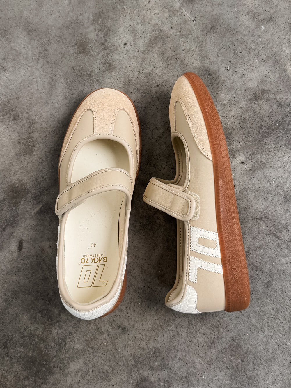 Aya Sneaker