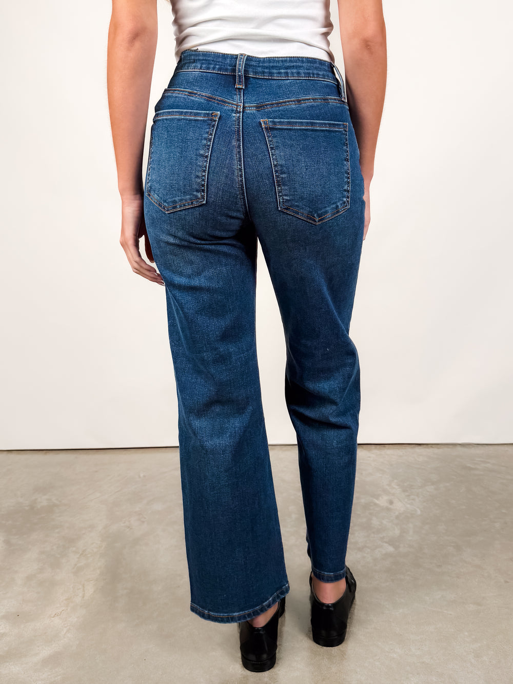 Charlotte Wide Leg in Consul