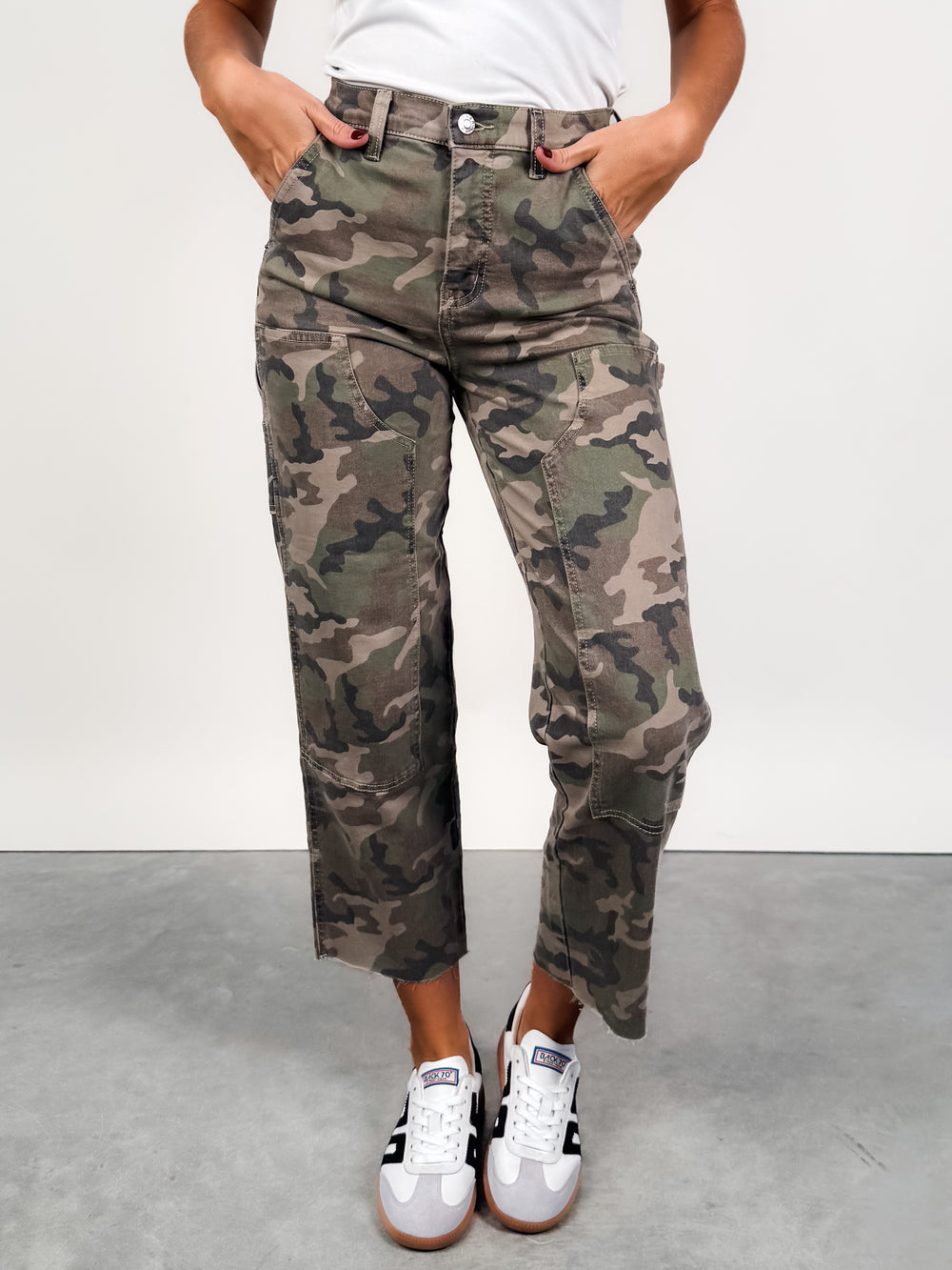 Sundaze Carpenter Crop in Hideaway