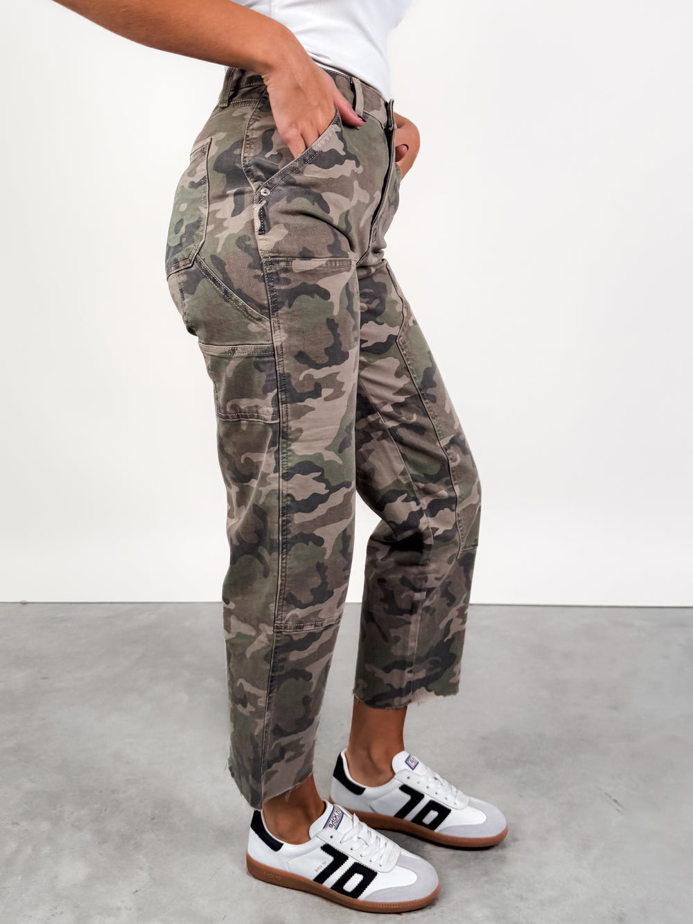 Sundaze Carpenter Crop in Hideaway