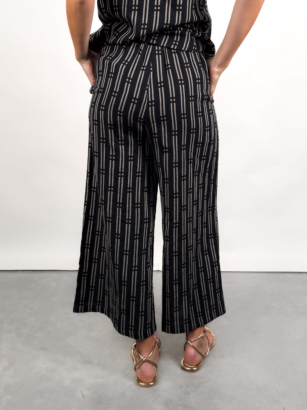 You'll Never See Printed Crop Wide Leg Pants