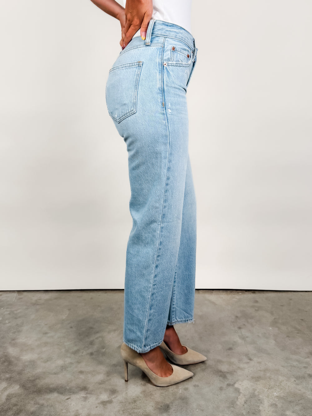 Lexi Mid Rise Straight in Dolce Vita Vintage