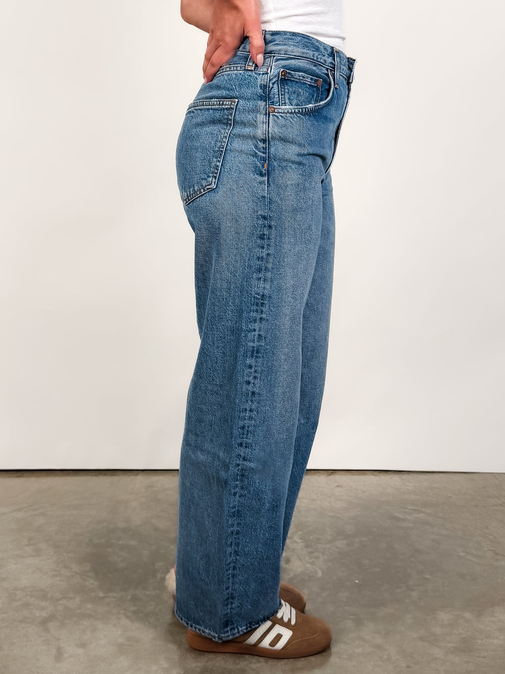 Low Curve Jean Crop 27.5 in Chord