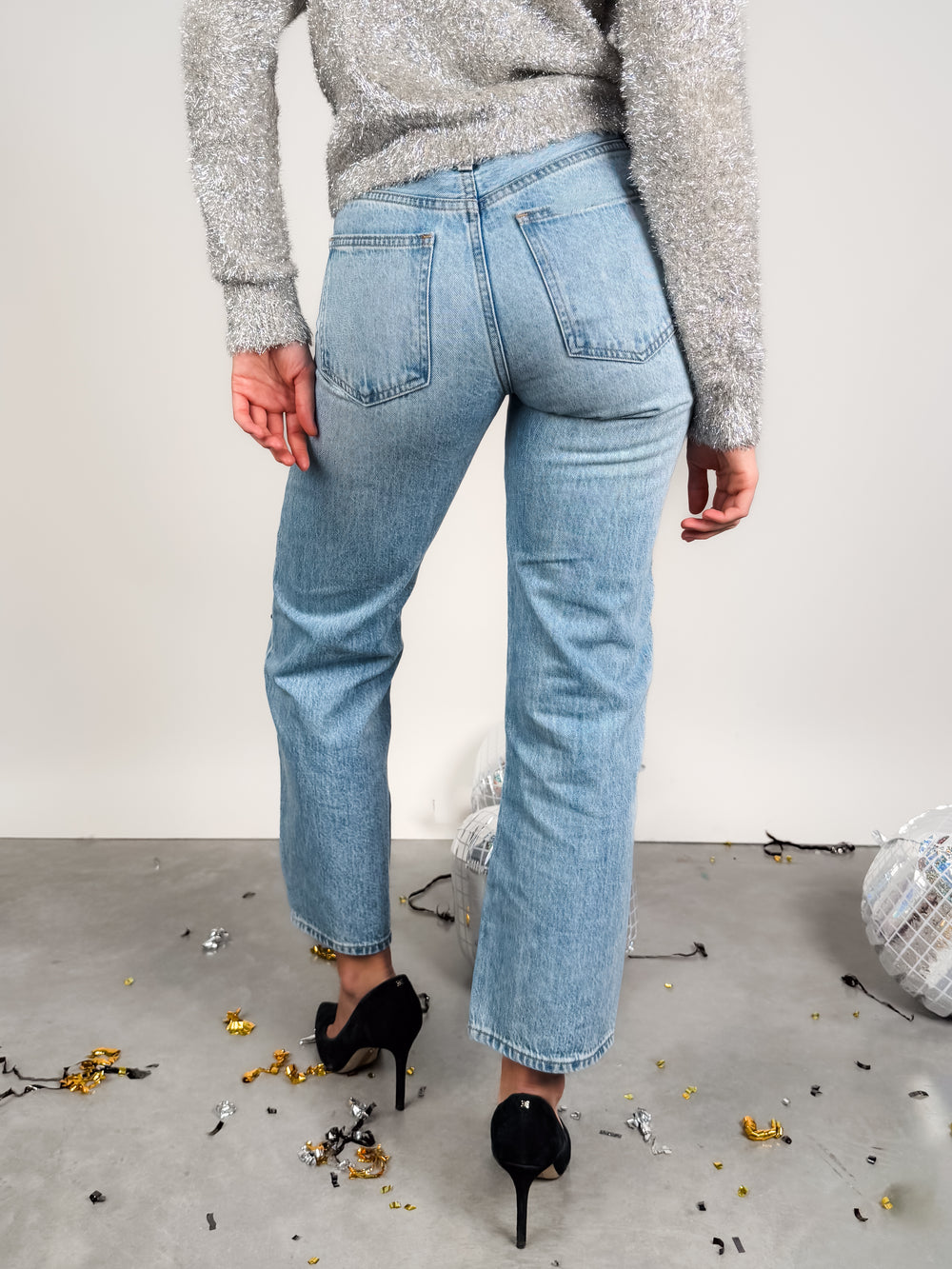 Lexi Mid Rise Bowed Straight Jean in Aries