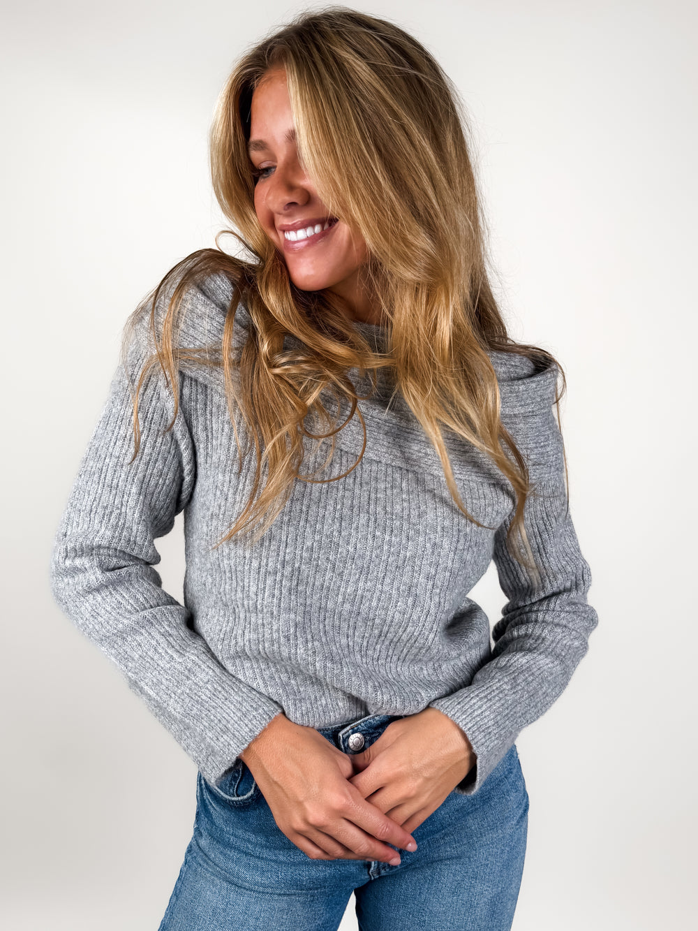 Marylin Off The Shoulder Sweater