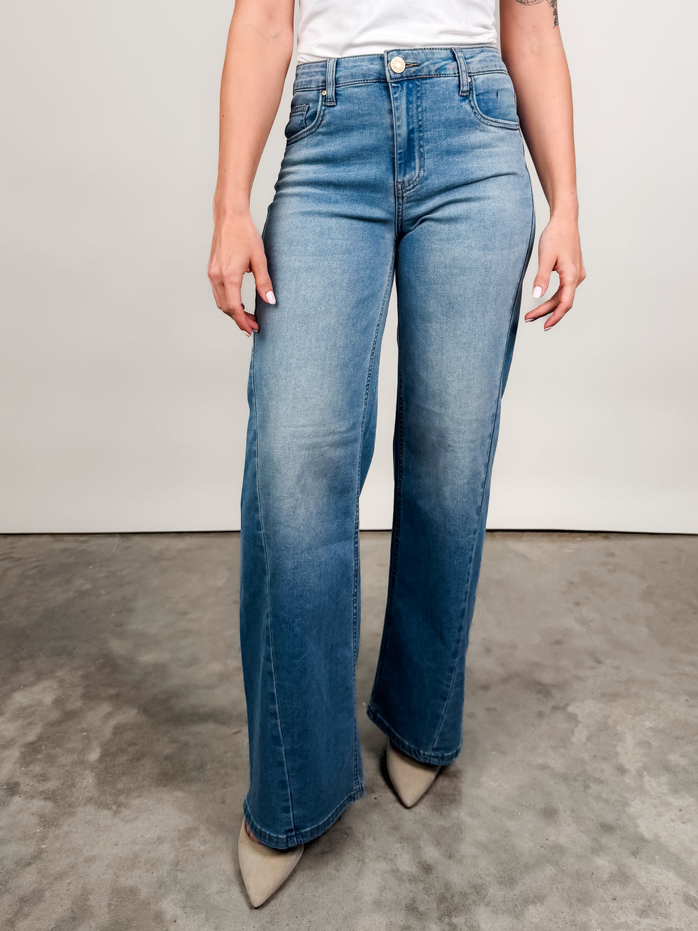 Jean High Rise Wide Leg Clean Hem in Loveliness