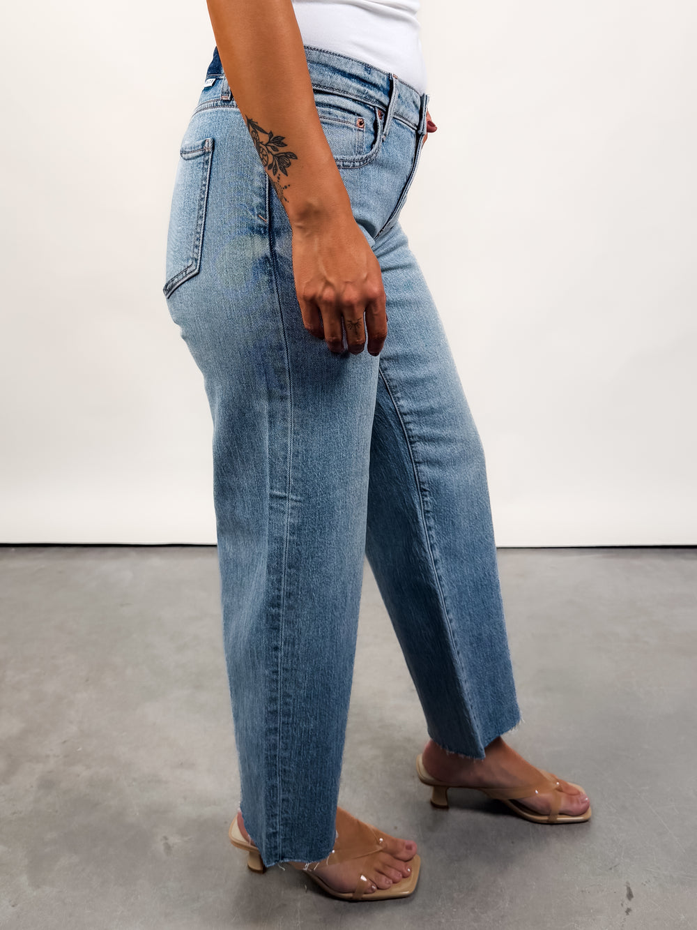 Keeper Crop Low Rise Straight in Obviously Vintage