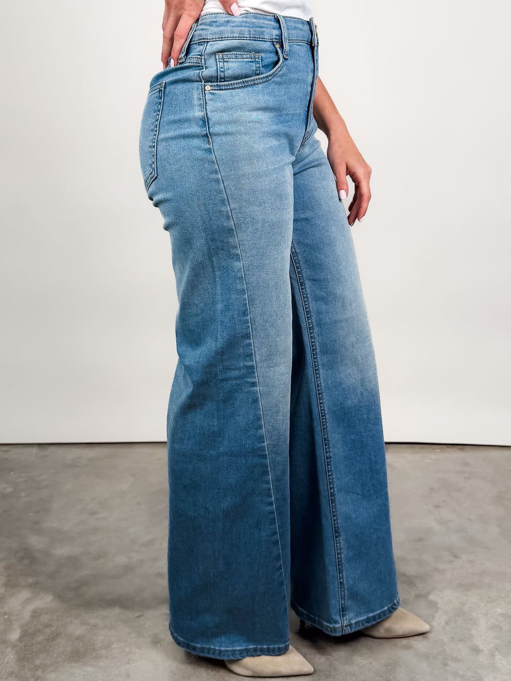 Jean High Rise Wide Leg Clean Hem in Loveliness