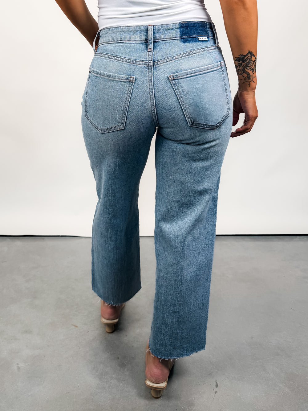 Keeper Crop Low Rise Straight in Obviously Vintage