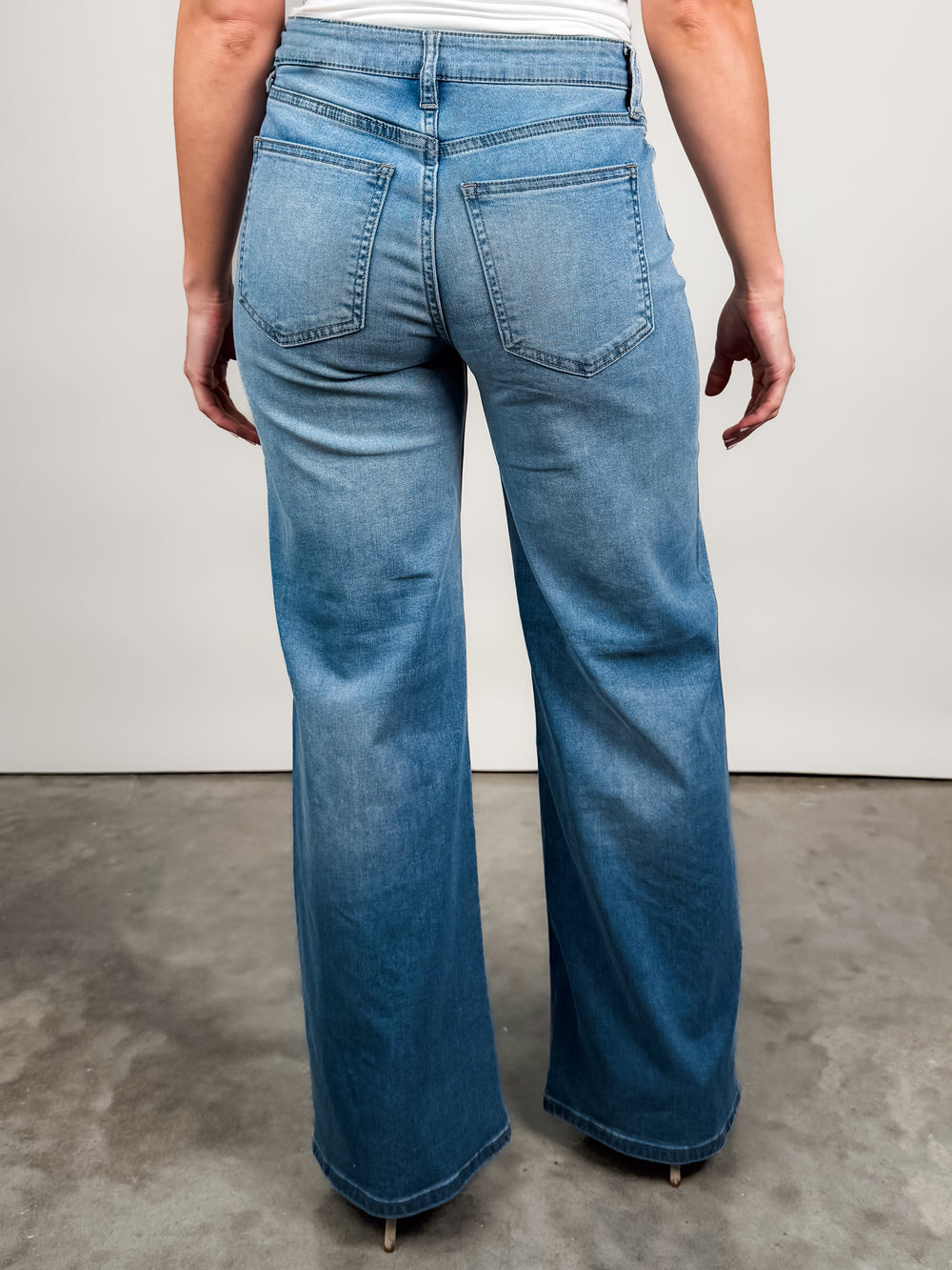 Jean High Rise Wide Leg Clean Hem in Loveliness