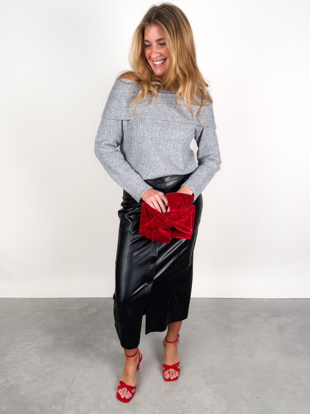 Marylin Off The Shoulder Sweater