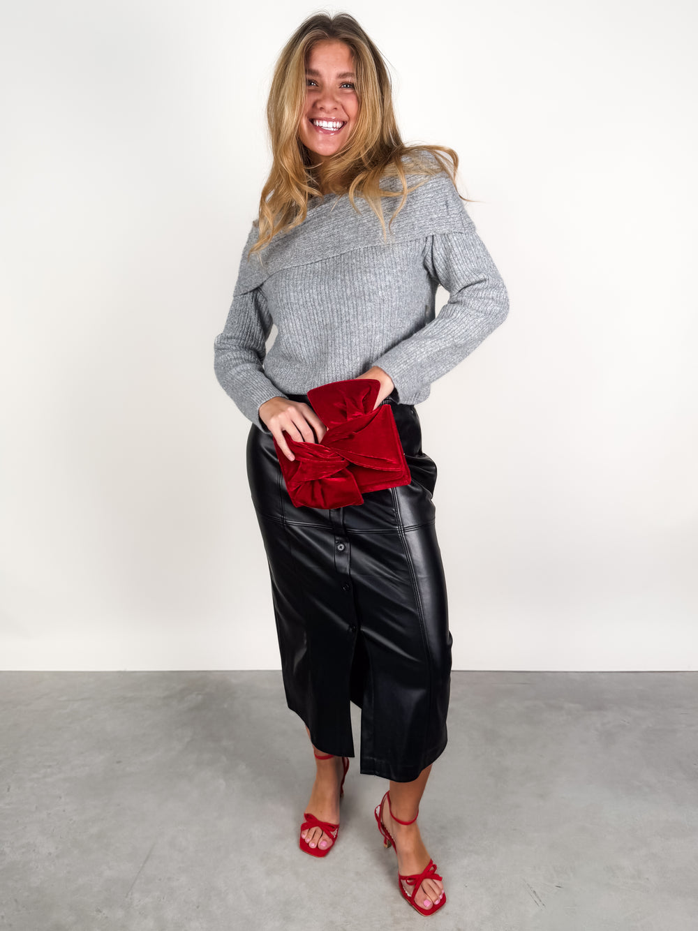 Marylin Off The Shoulder Sweater