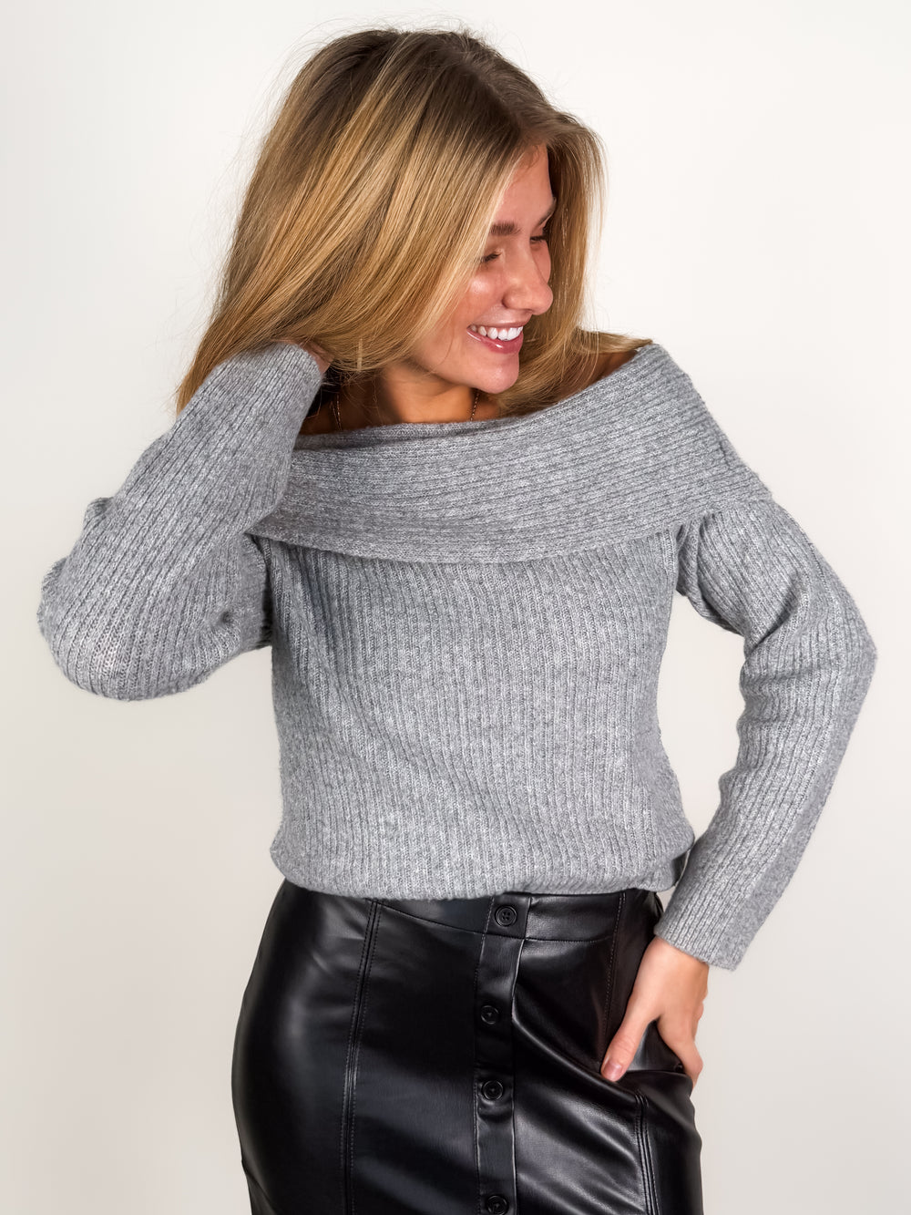 Marylin Off The Shoulder Sweater