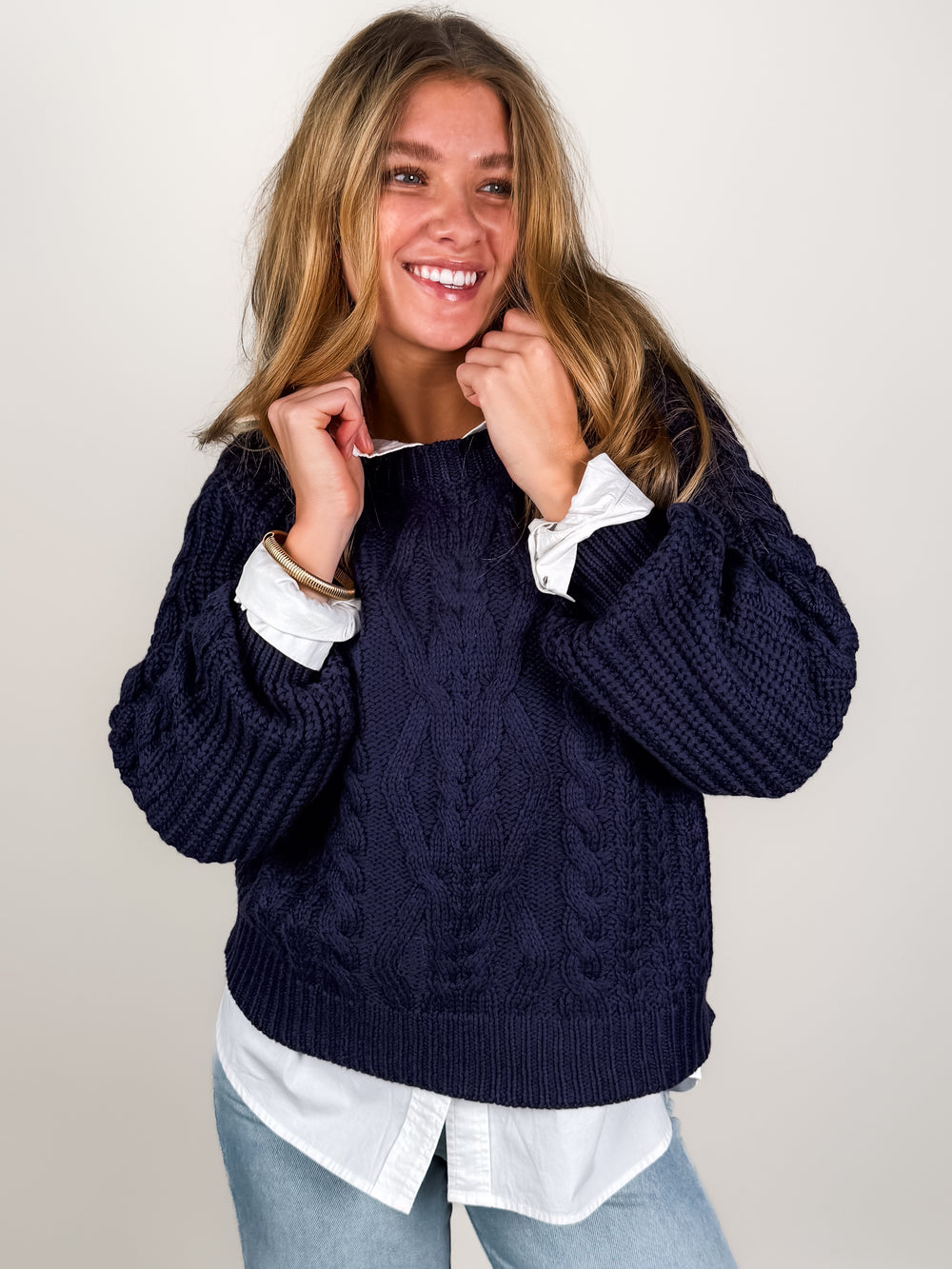 On Center Circle Cable Braid Crop Sweater