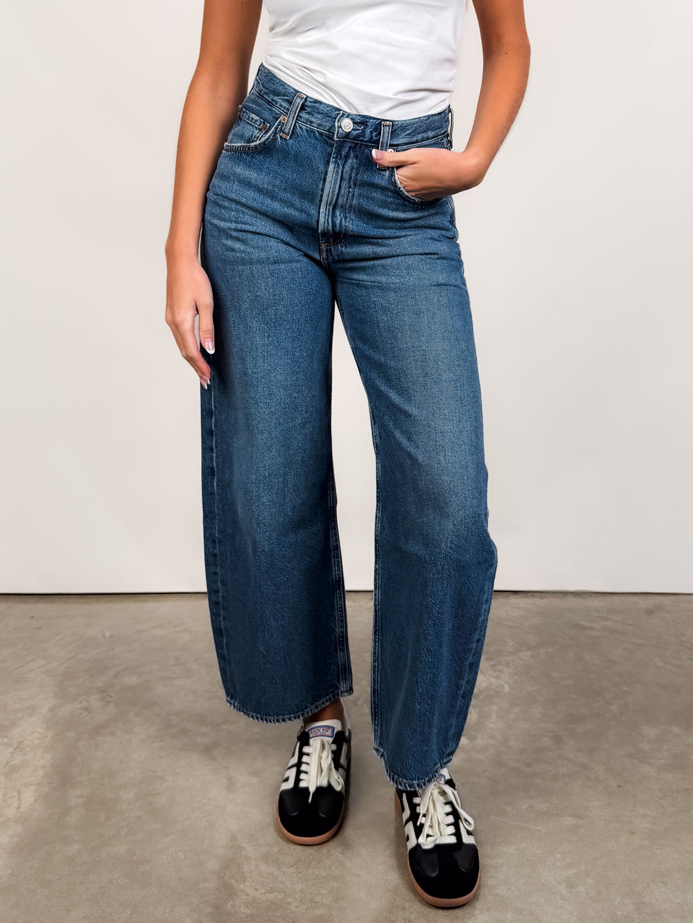 Low Curve Jean Crop 27.5 in Curb