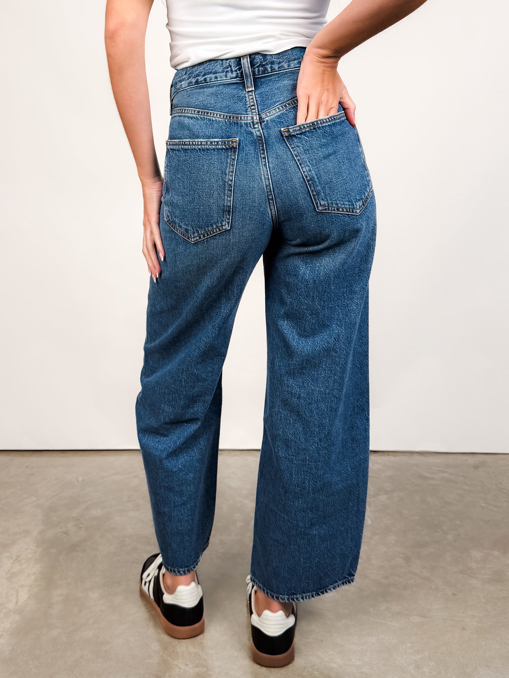 Low Curve Jean Crop 27.5 in Curb