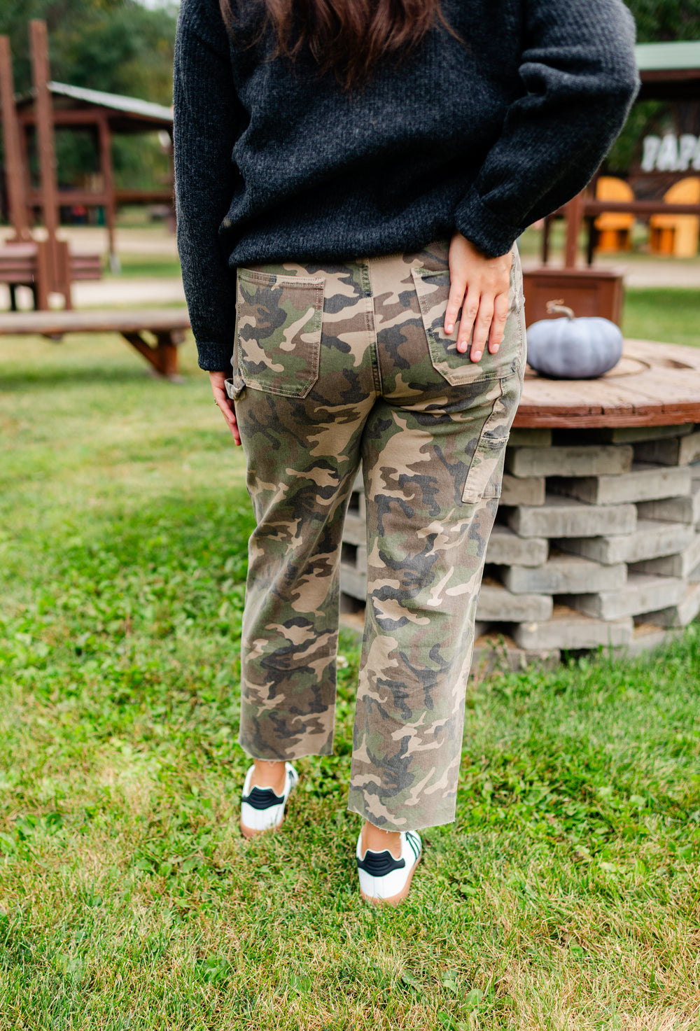 Sundaze Carpenter Crop in Hideaway