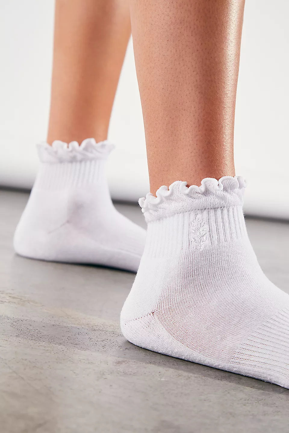 Movement Classic Ruffle Socks